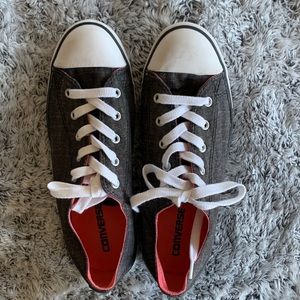 Converse Chuck Taylor All Star Classic Womens Size 9